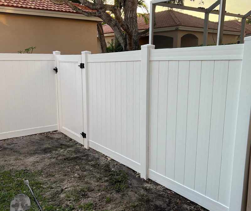 PVC Privacy Fence – Vinyl Gate – Vinyl Fence Installation – PVC Fence Installation – Fence Installation – Pembroke Pines, FL Fence Installation