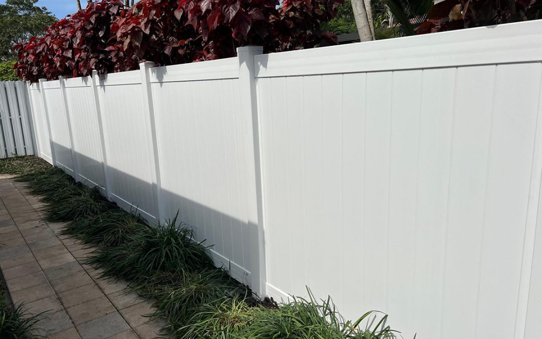 PVC Privacy Fence – Vinyl Gate – Vinyl Fence Installation – PVC Fence Installation – Fence Installation – Pompano Beach, FL Fence Installation