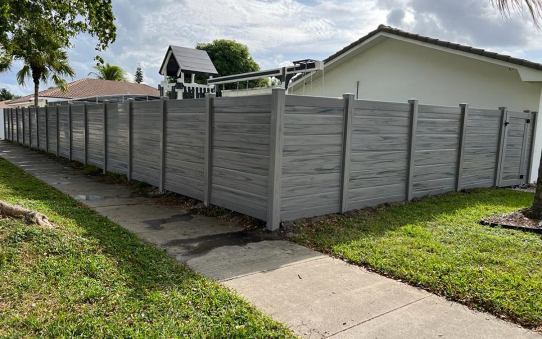PVC Privacy Fence – PVC Fence – PVC Fence Installation – Vinyl Fence Installation – Residential Fence Installation – Hollywood, FL Fence Installation