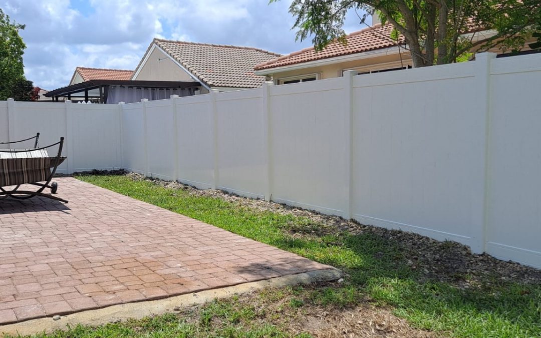Vinyl Fence Installation – PVC Fence Installation – PVC Privacy Fence – Residential Fence Installation – Fence Installation – Pembroke Pines, FL Fence Installation