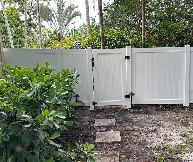 PVC Privacy Fence – Vinyl Privacy Fence – PVC Fence – PVC Fence Installation – Vinyl Fence Installation – Residential Fence Installation – Fort Lauderdale, FL Fence Installation